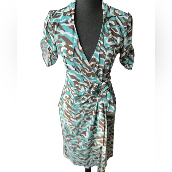 Diane Von Furstenberg Camo Print Wrap Dress - Picture 9 of 10
